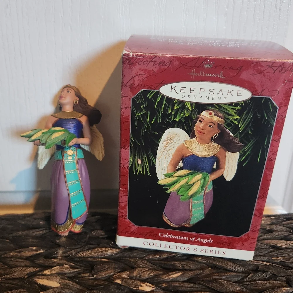 Hallmark Christmas Keepsake Ornament 1998 Celebration of Angels Kwanzaa Muhindi‎